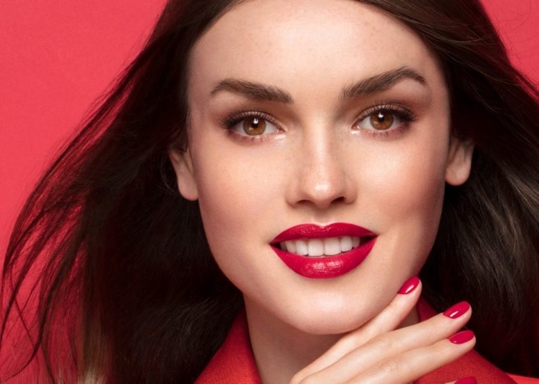 ARTDECO’s Iconic Red: Model posing wearing ARTDECO Iconic Red lipstick