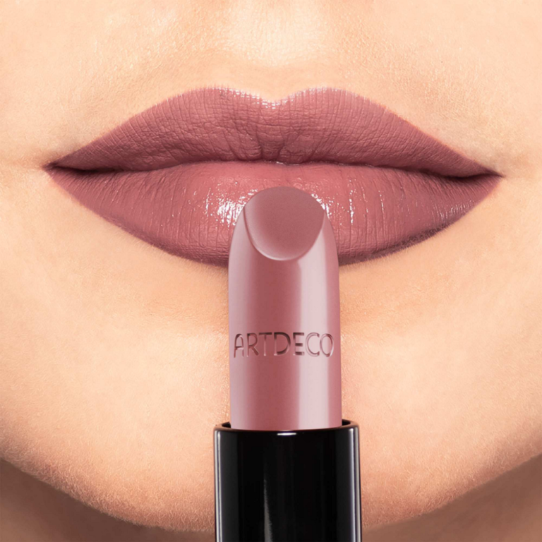 artdeco perfect colour lipstick honor the past (model)
