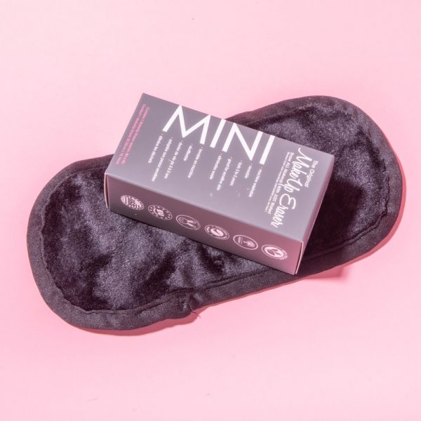 makeup eraser black mini (lifestyle)