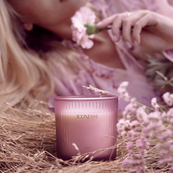 iconesse scented candle mada (lifestyle)