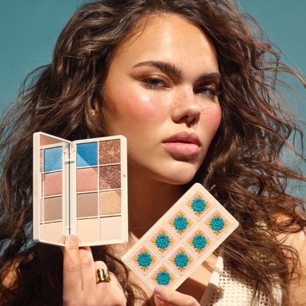 Artdeco Eyelights Palette Look of the Season (Model)
